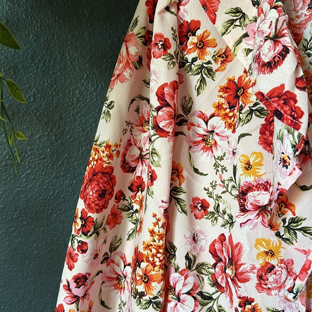 Old Navy Floral Blouse with Ruffles NWT - Picture 3 of 6